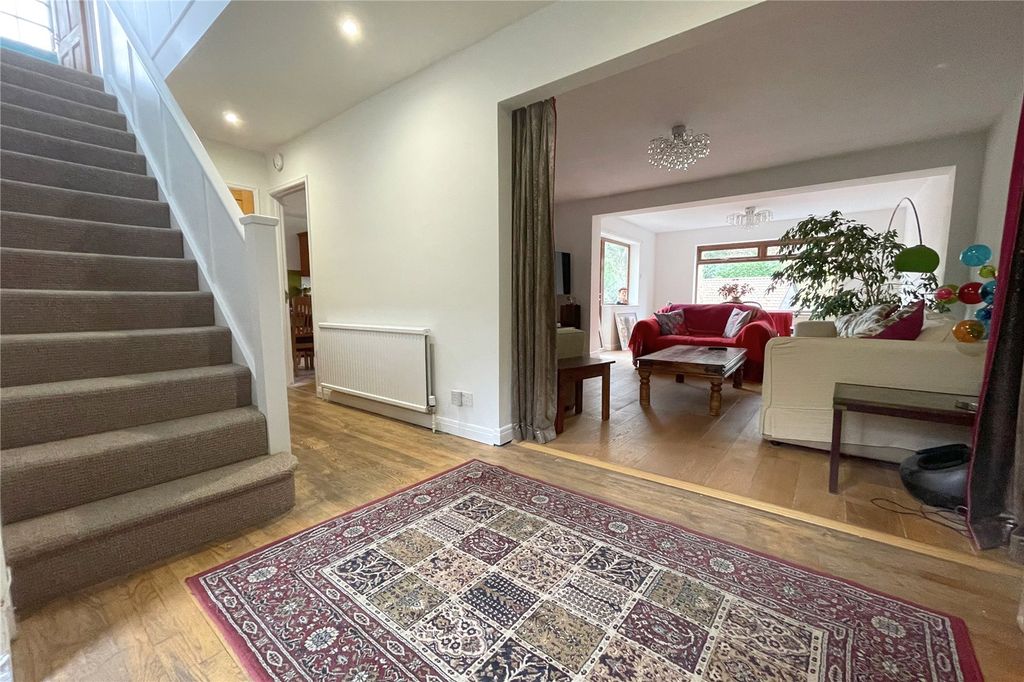 Property photo 2 of 16 Entrance Hall