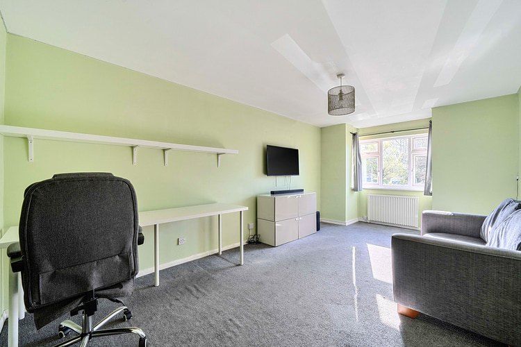 Property photo 2 of 21