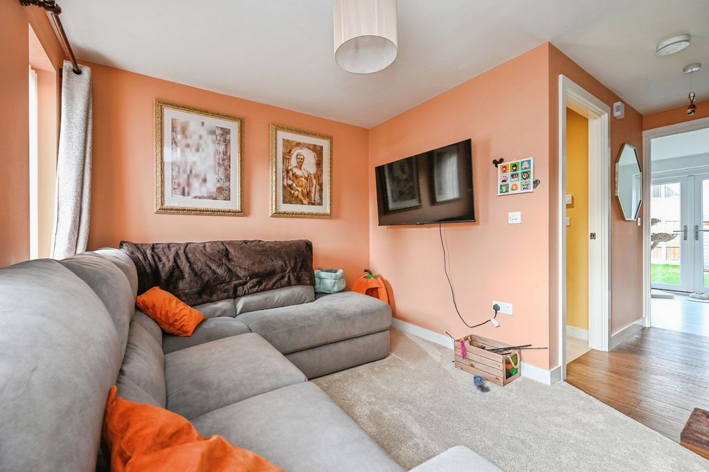 Property photo 3 of 16 Pbox-Img.Jpg