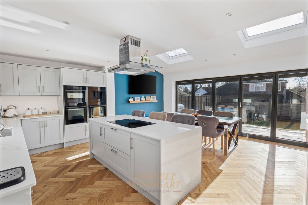 Property photo 2 of 30