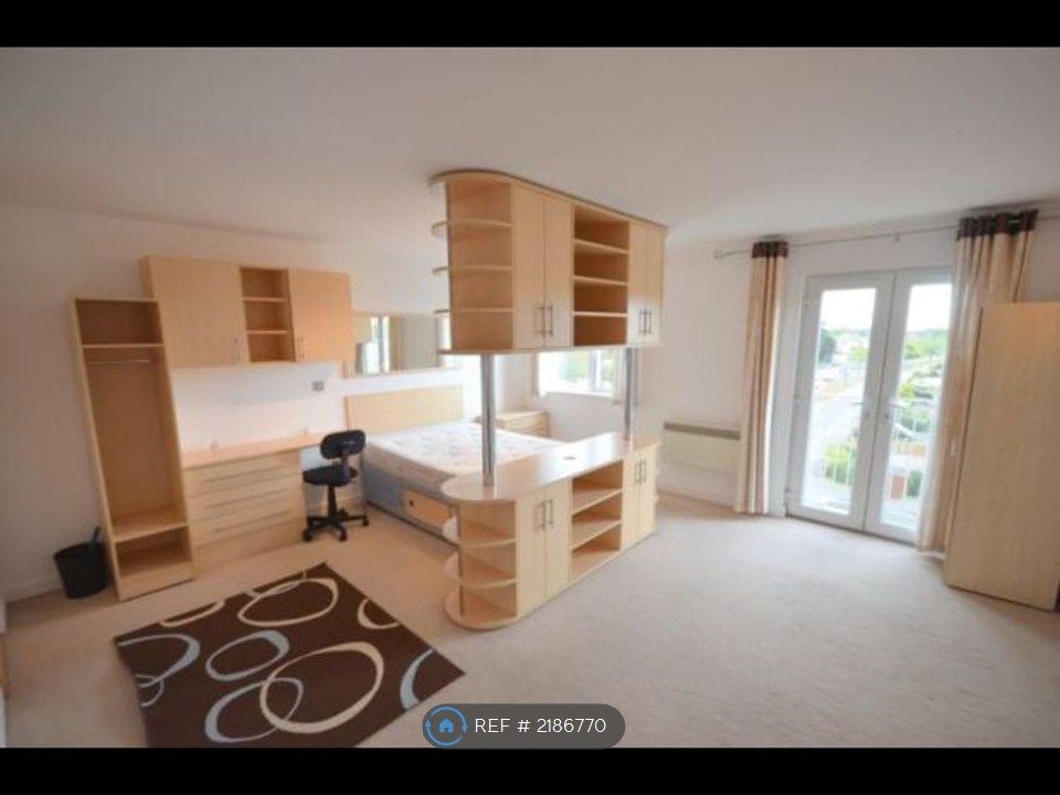 Property photo 3 of 12