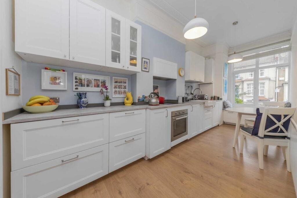 Property photo 3 of 6