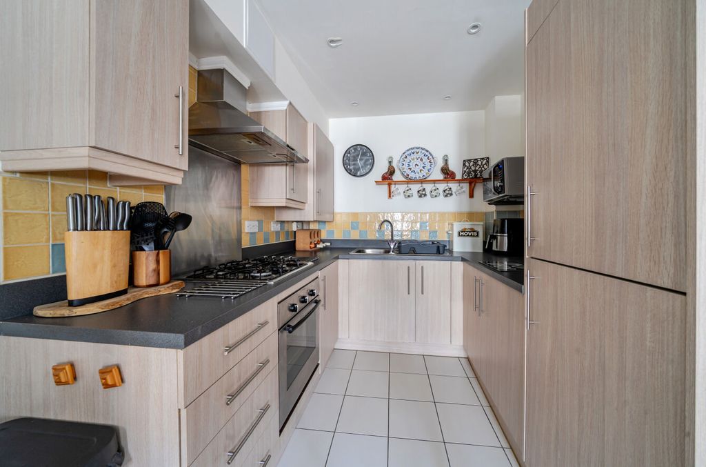 Property photo 3 of 10 1446635-15-69E0Cf...