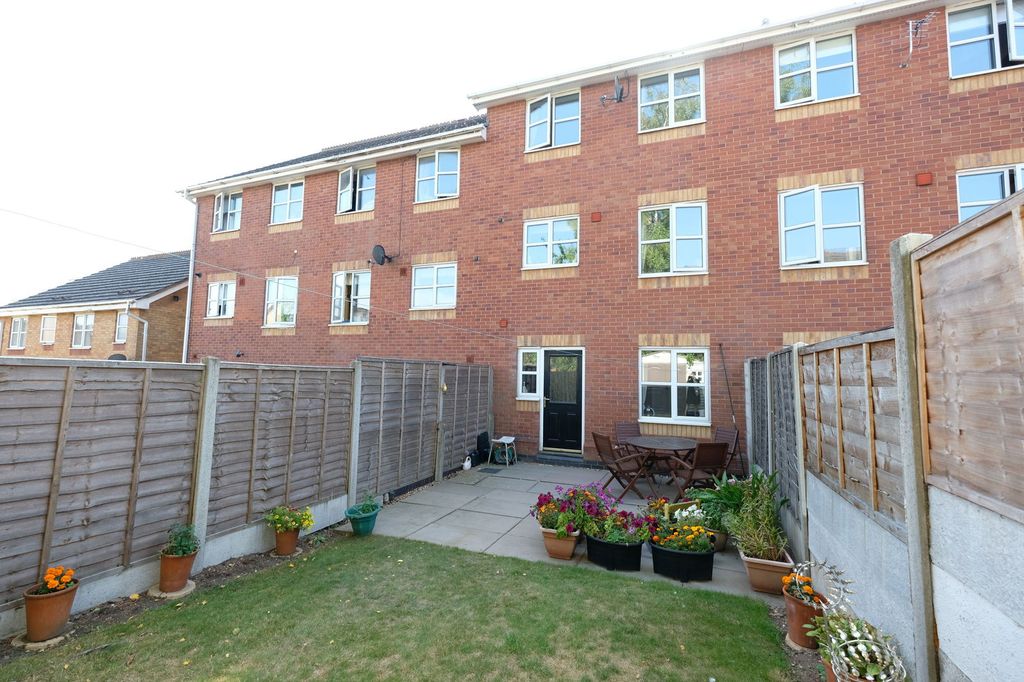 Property photo 2 of 21