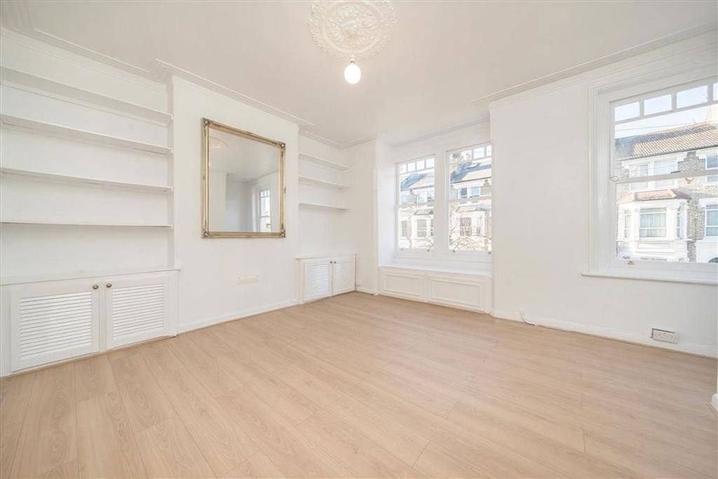 Property photo 2 of 8