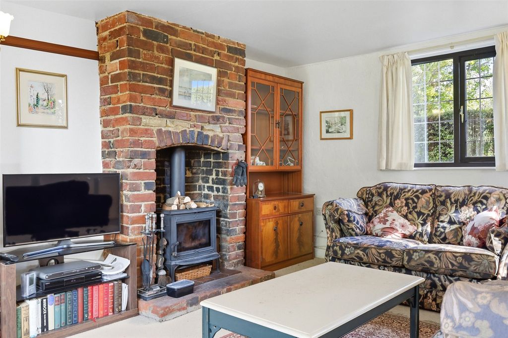 Property photo 3 of 17 Sitting Room