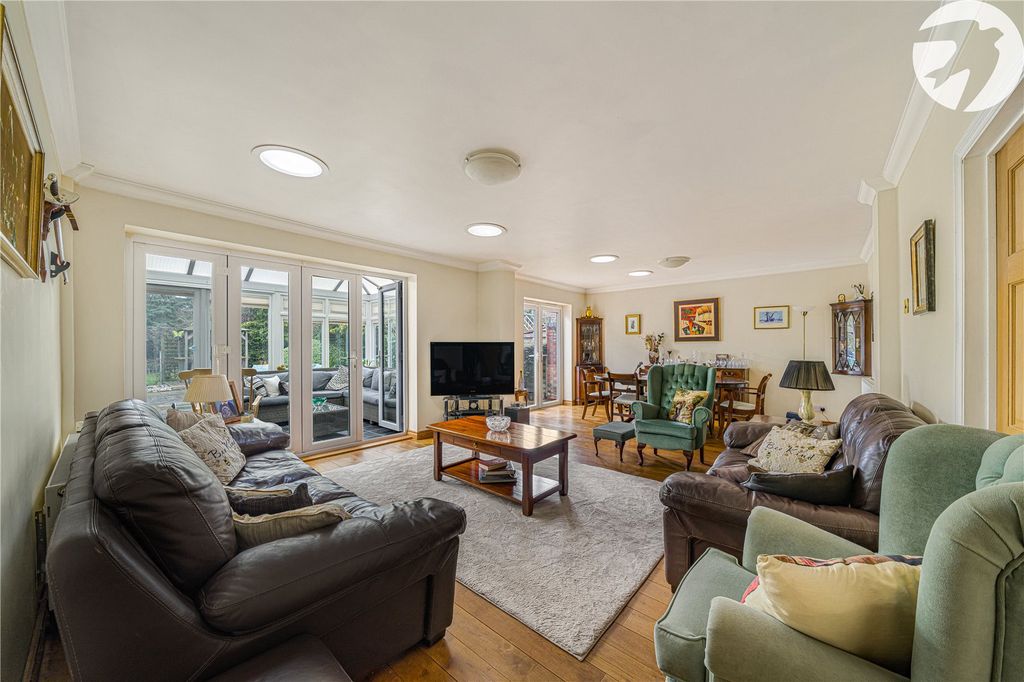 Property photo 2 of 46 Living Room