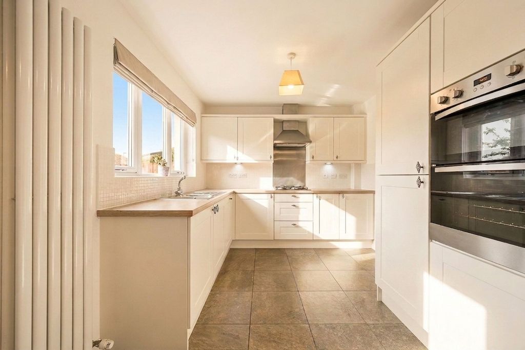 Property photo 2 of 36 Kitchen