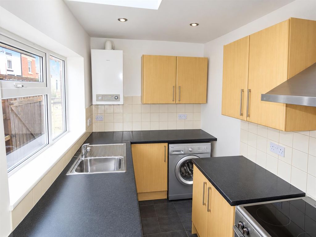 Property photo 3 of 9 Kitchen Image 94 Hamilton.Png
