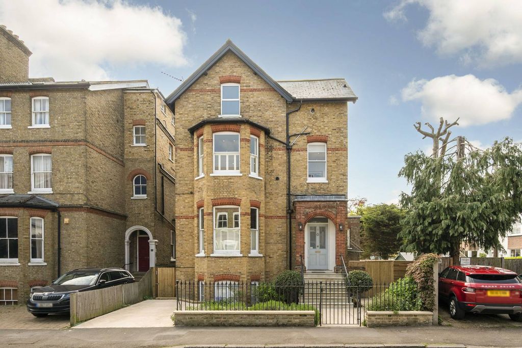 Property photo 2 of 12