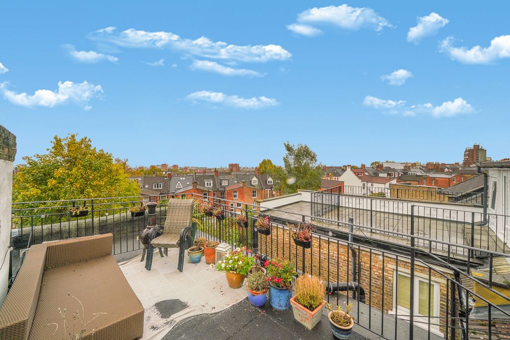 Property photo 3 of 16