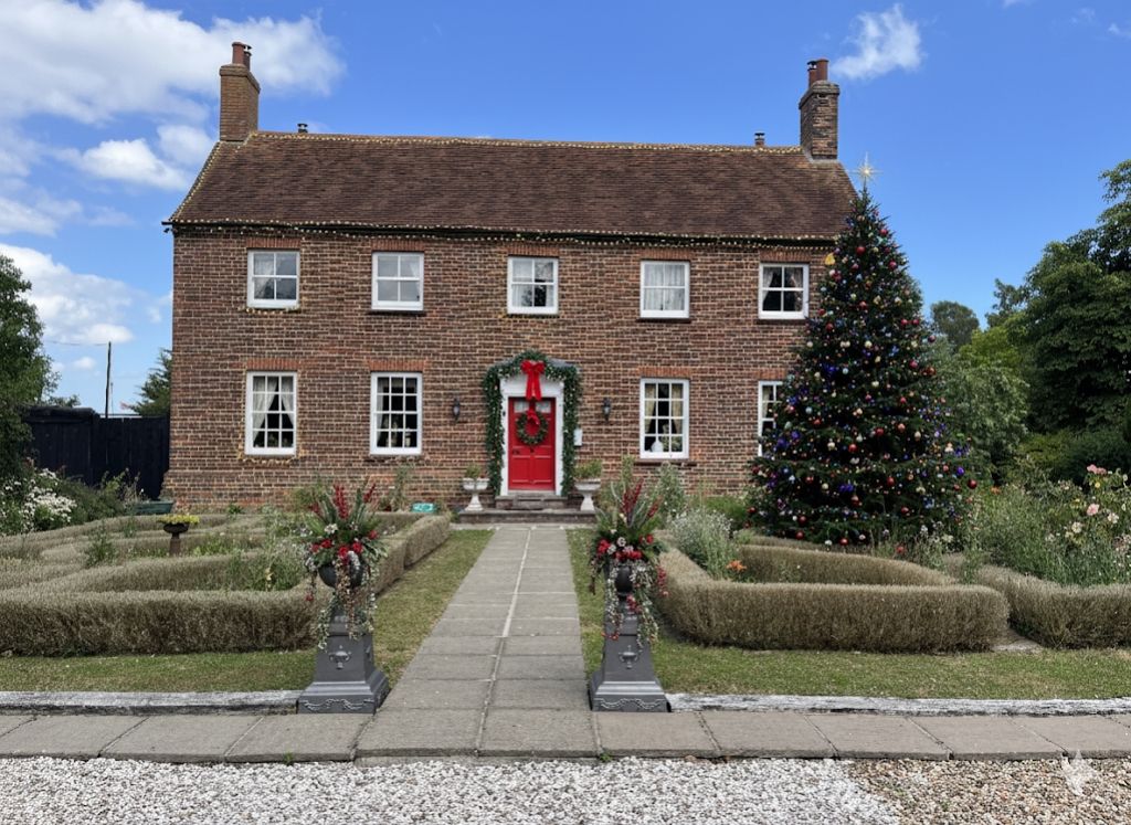 Property photo 2 of 43 Barrow Hall Farmhouse With Xmas Lights Daytime