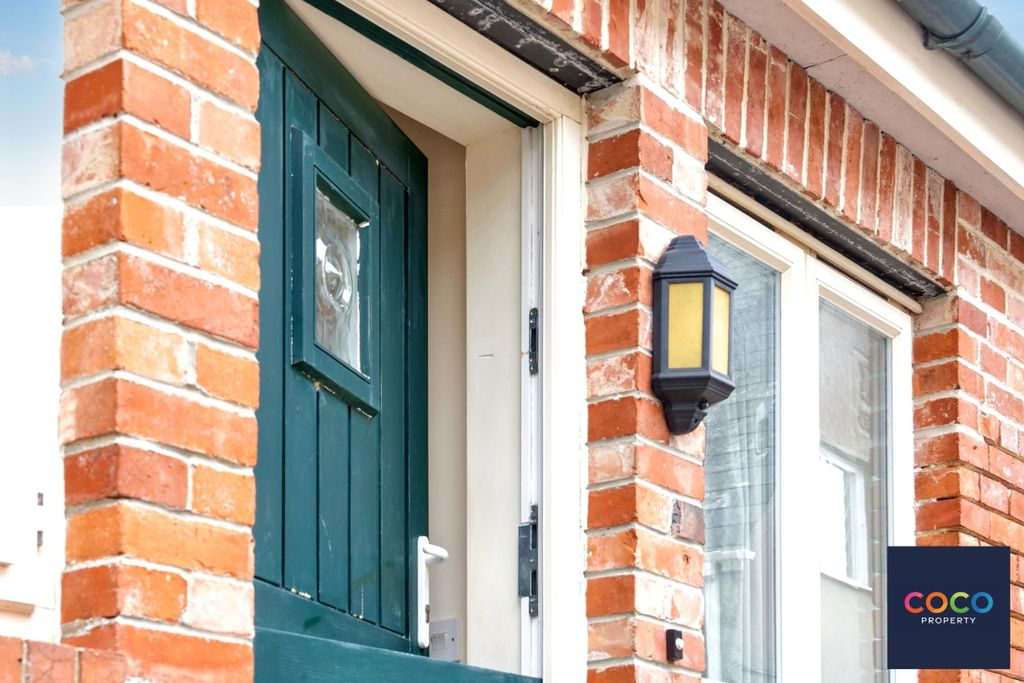 Property photo 2 of 11 5061093