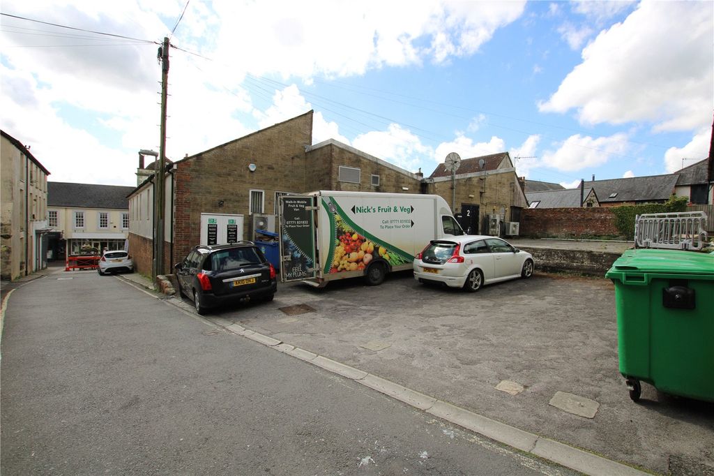 Property photo 2 of 16 Picture No. 02