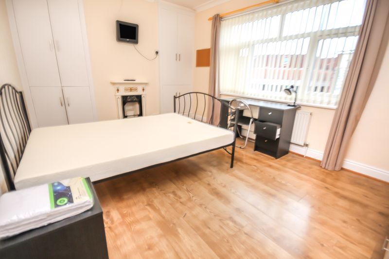 Additional image 6 of 6 bed semi-detached house to rentWallisdown Road, Student House BH12