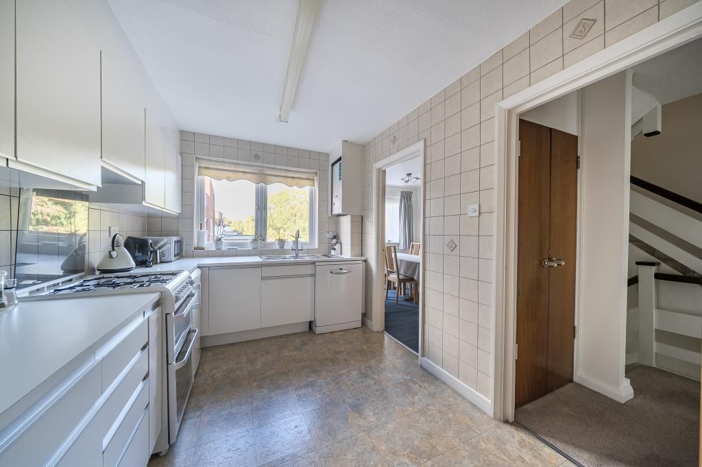 Property photo 3 of 21 Kitchen