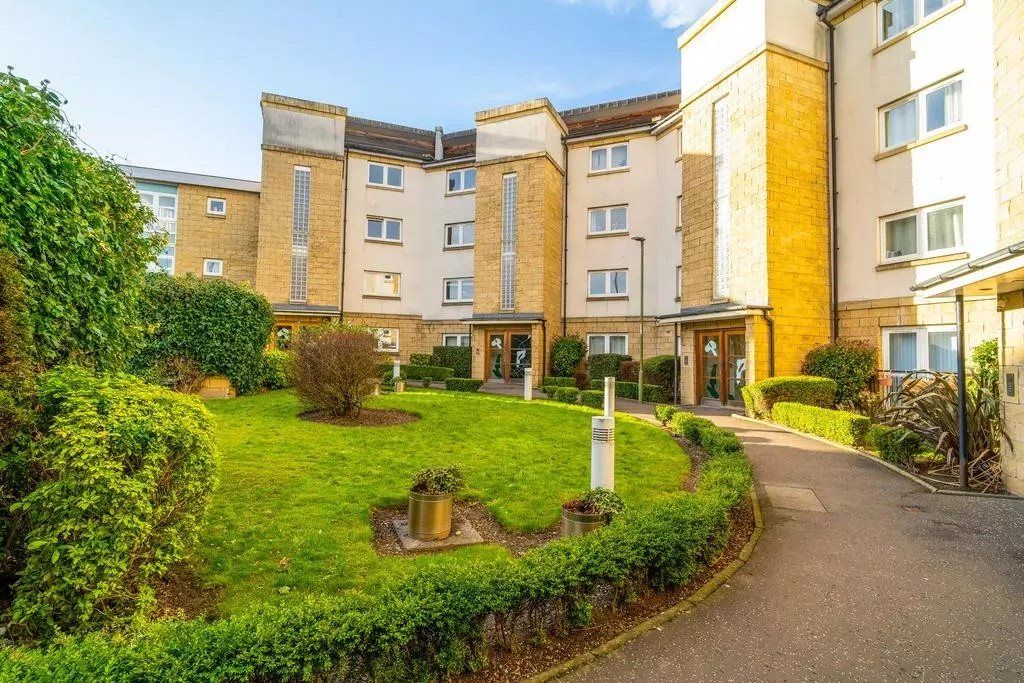 Property photo 1 of 20 578 Gorgie Road - External