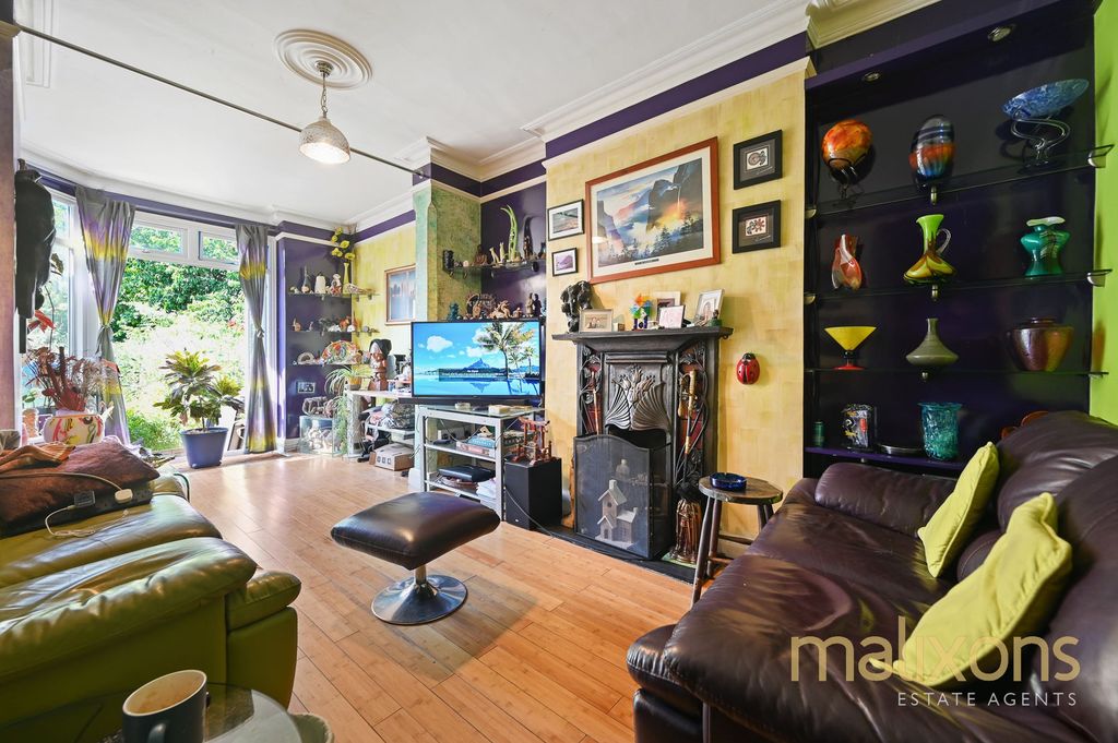 Property photo 2 of 14