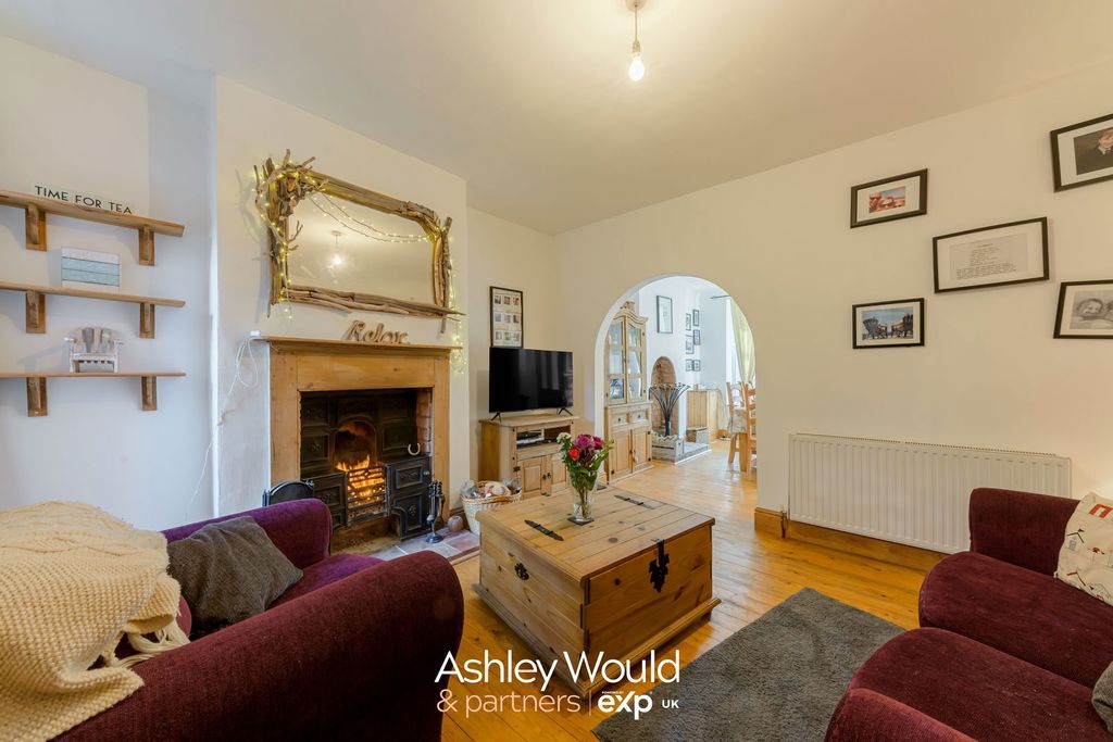 Property photo 2 of 16