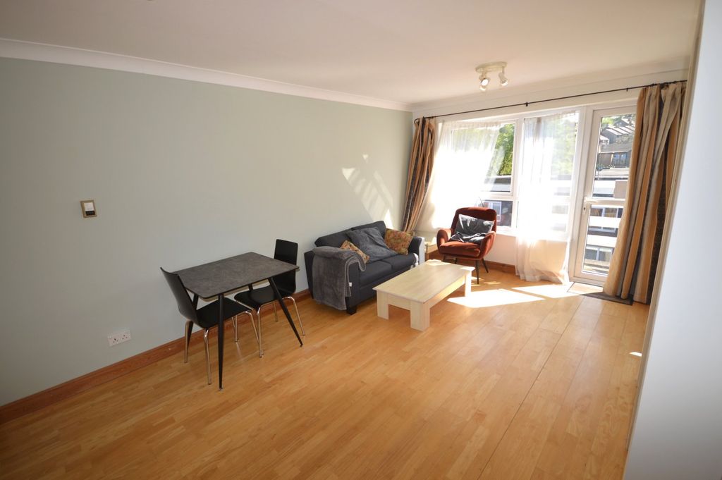 Property photo 3 of 9 Picture No. 01
