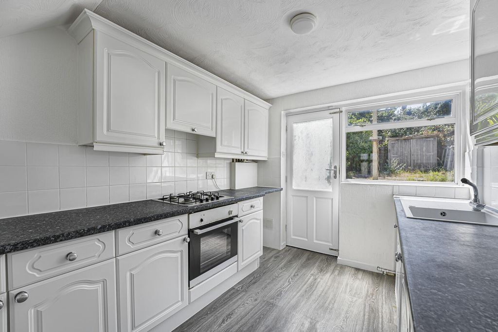 Property photo 2 of 16 Kitchen