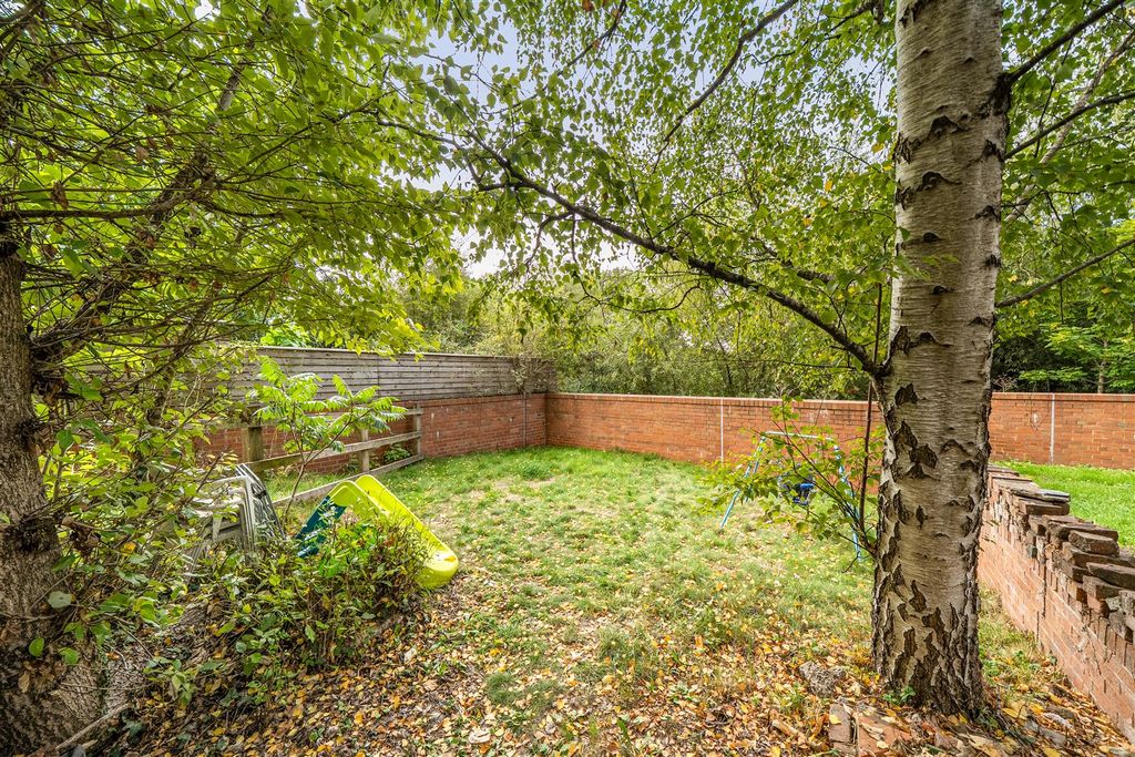 Property photo 2 of 13 Front Garden