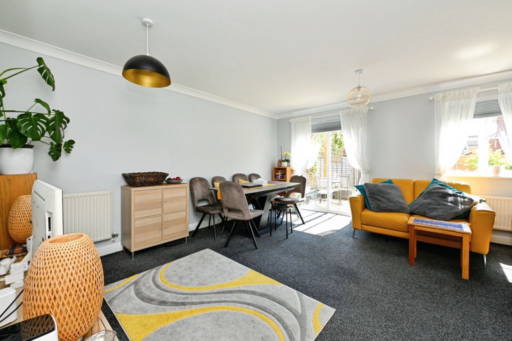 Property photo 3 of 20 147006