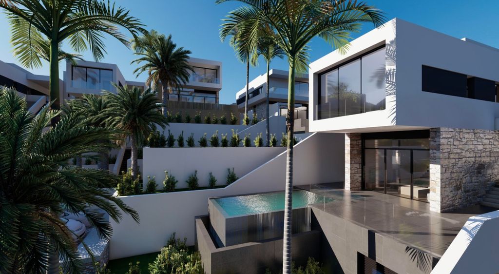 Property photo 3 of 12