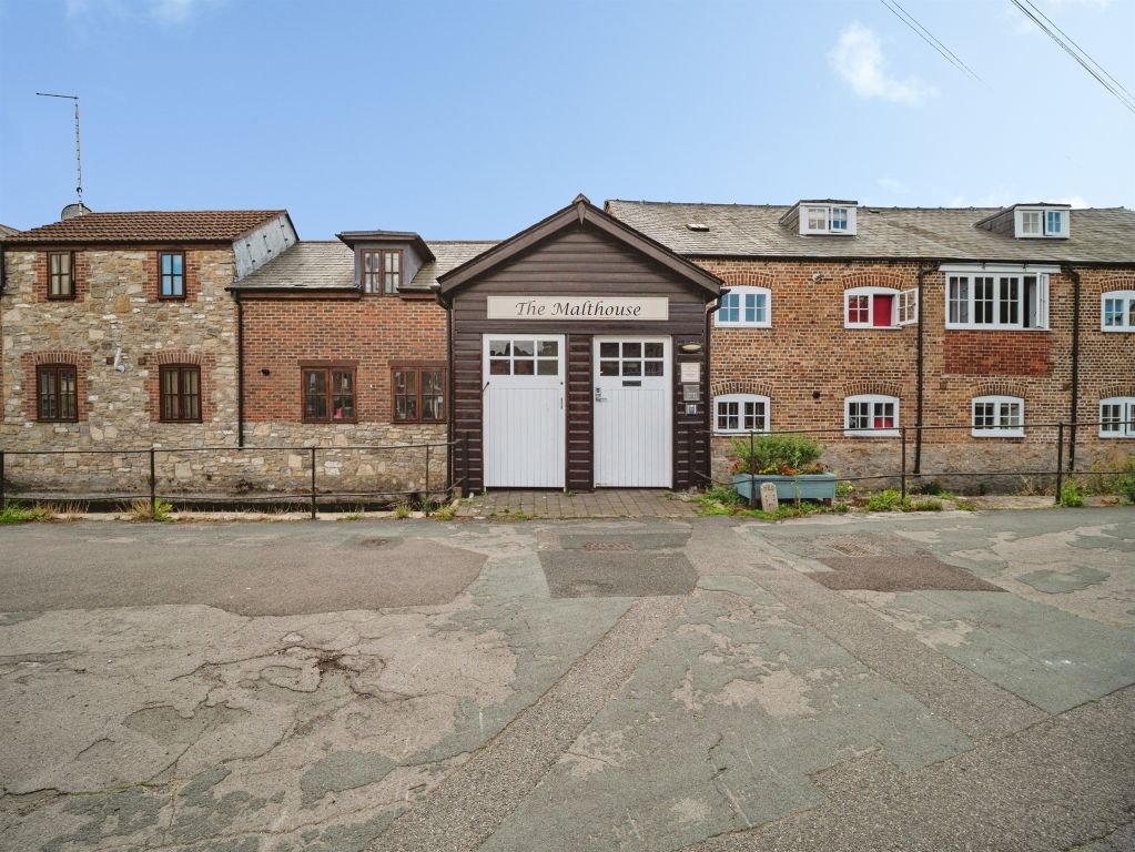Property photo 1 of 22