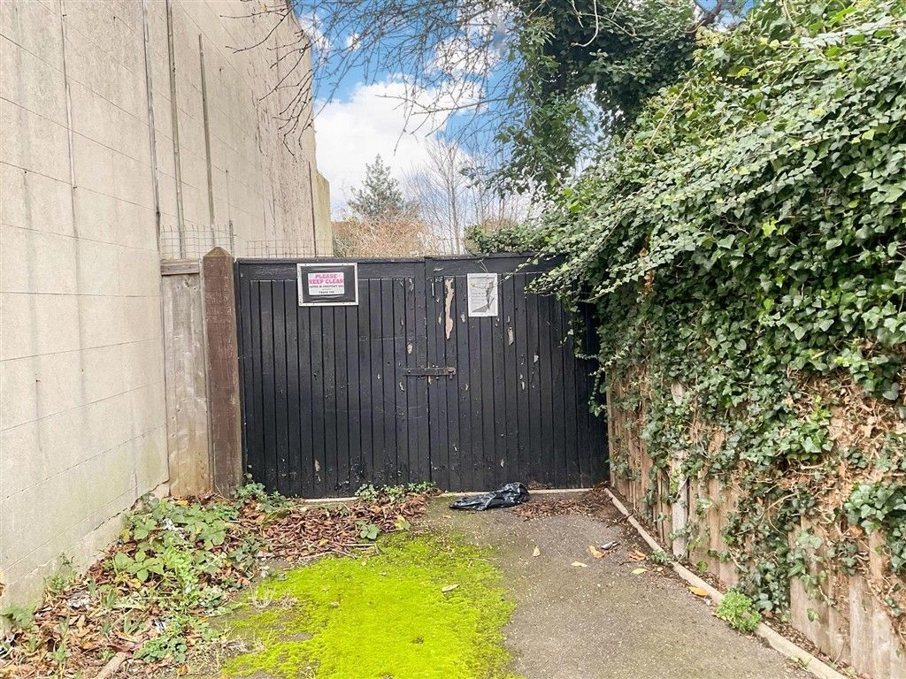 Property photo 1 of 4 Front