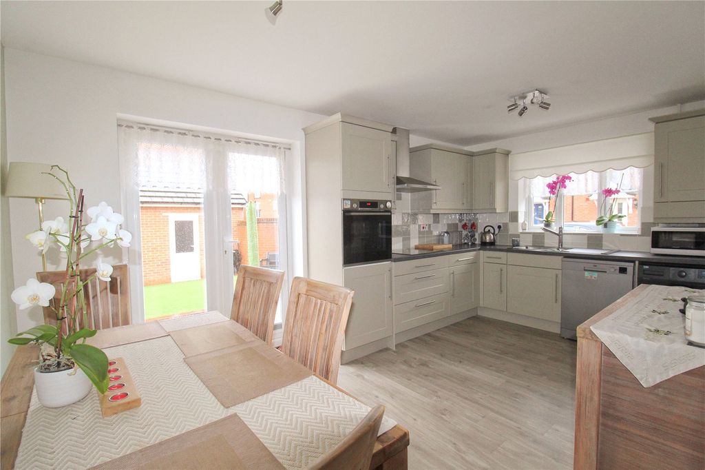 Property photo 3 of 19 Picture No. 11