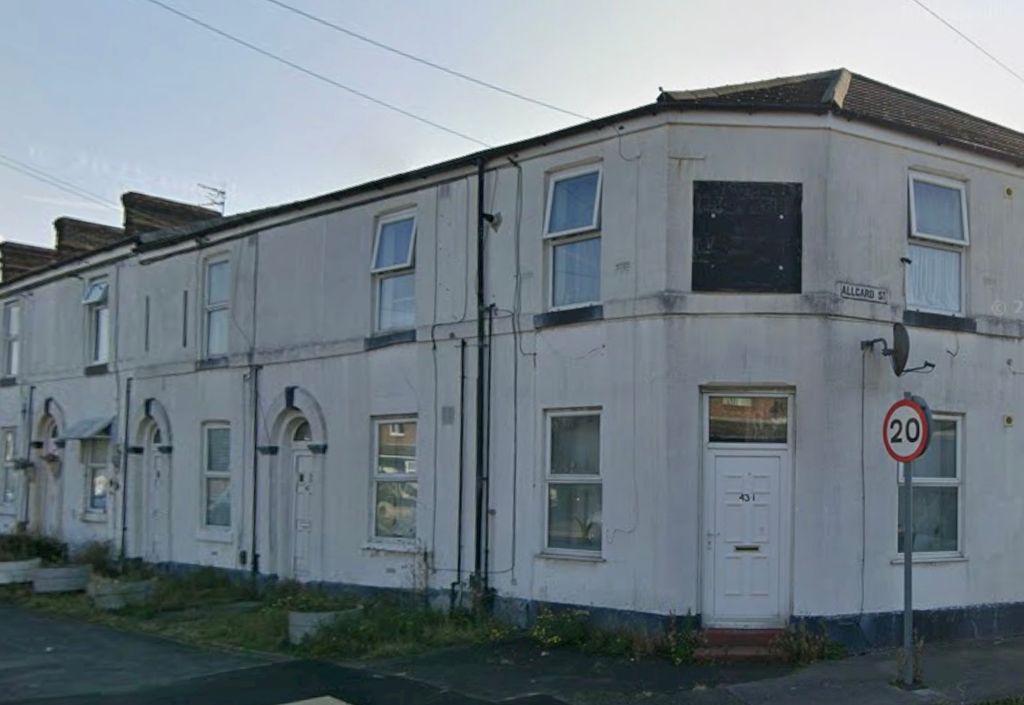 Property photo 1 of 6