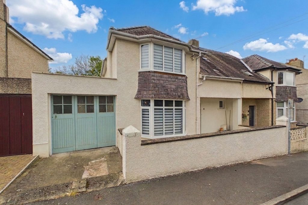 Property photo 1 of 30