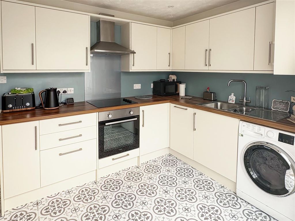 Property photo 3 of 10 Image00011.Jpg
