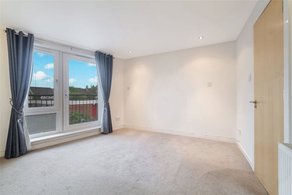 Additional image 10 of 2 bed flat for salePark Road, Hamilton, South Lanarkshire ML3