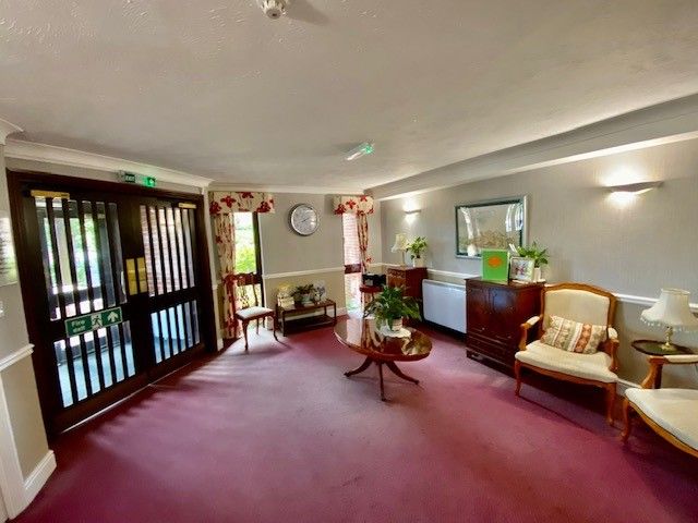 Property photo 2 of 15 Entrance Lobby