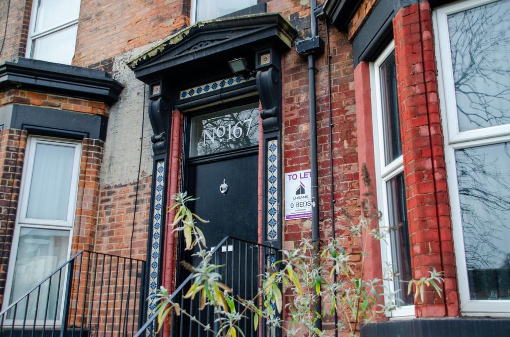 Property photo 1 of 9 Charming Period Entrance With Character Features...
