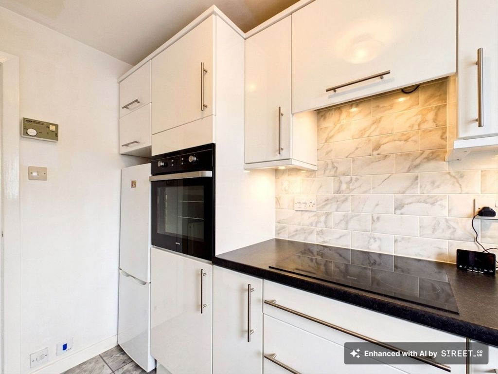 2 bed flat for saleColthill Circle, Milltimber AB13 photo 2
