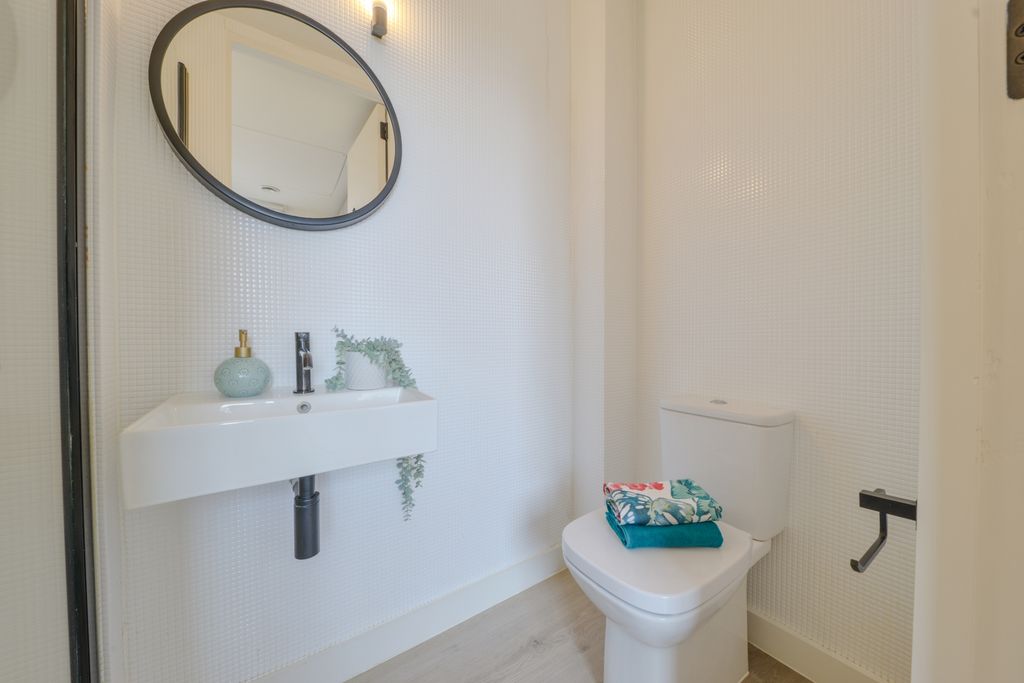 Property photo 3 of 12 Photo 5