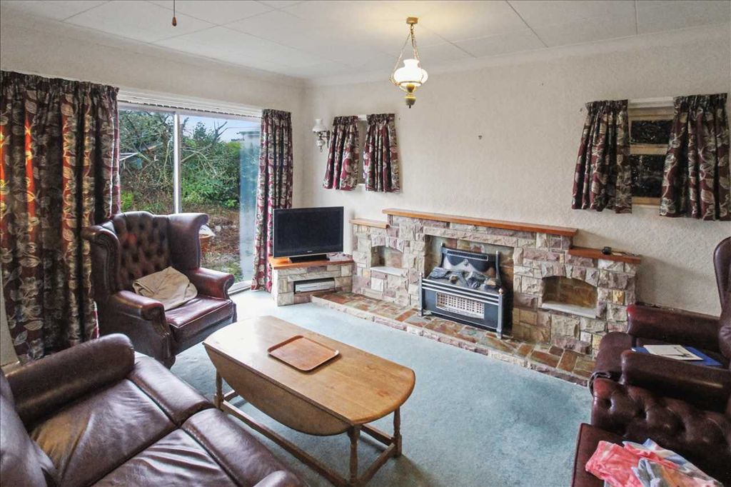 Property photo 2 of 14 Lounge