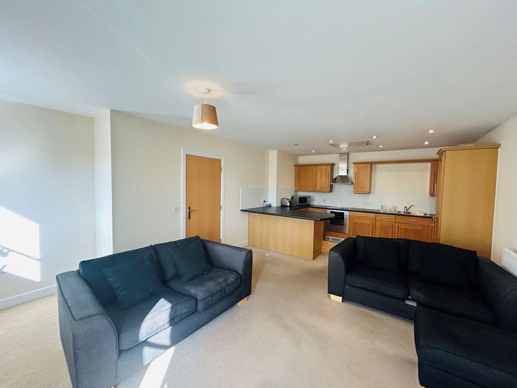 Property photo 3 of 6