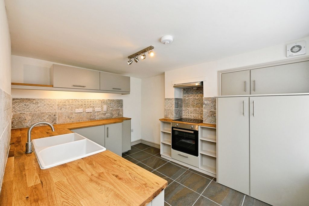 Property photo 2 of 12 Pbox-Img.Jpg