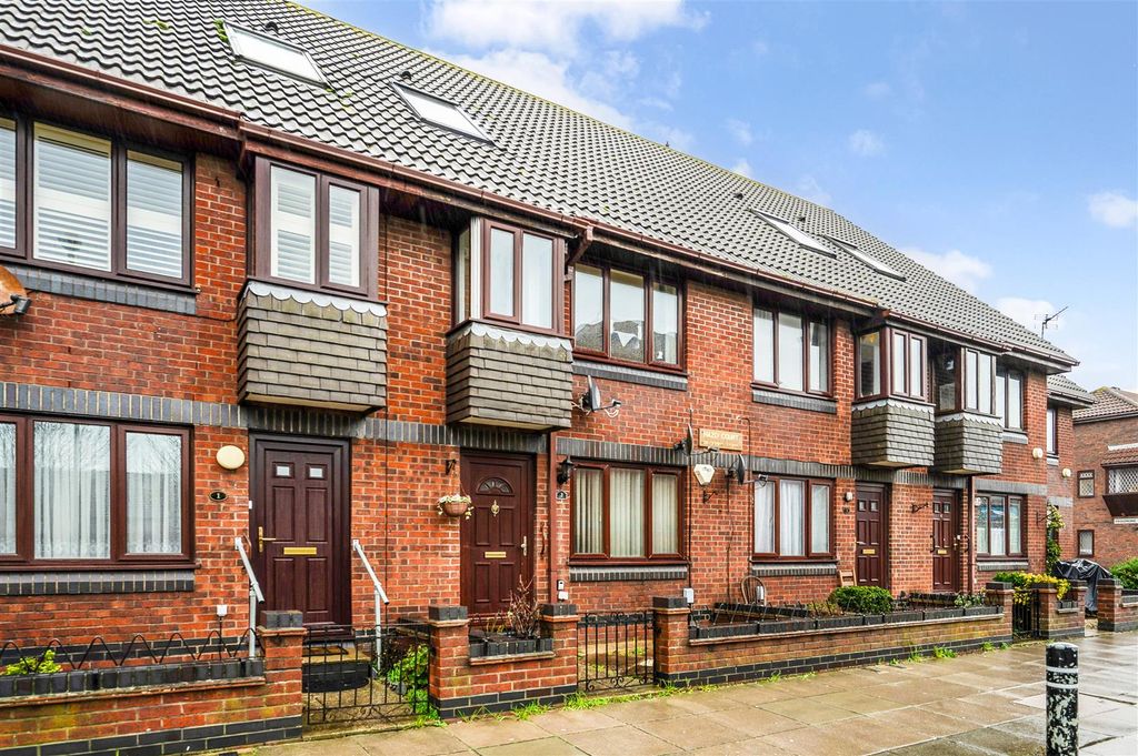 Property photo 1 of 17 Front