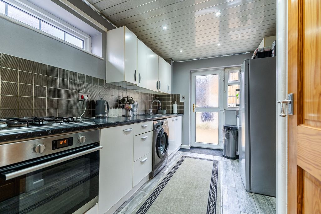 Additional image 5 of 3 bed detached house for saleBriar Close, Heckmondwike WF16