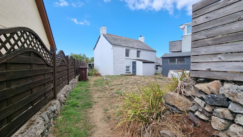 Property photo 3 of 12