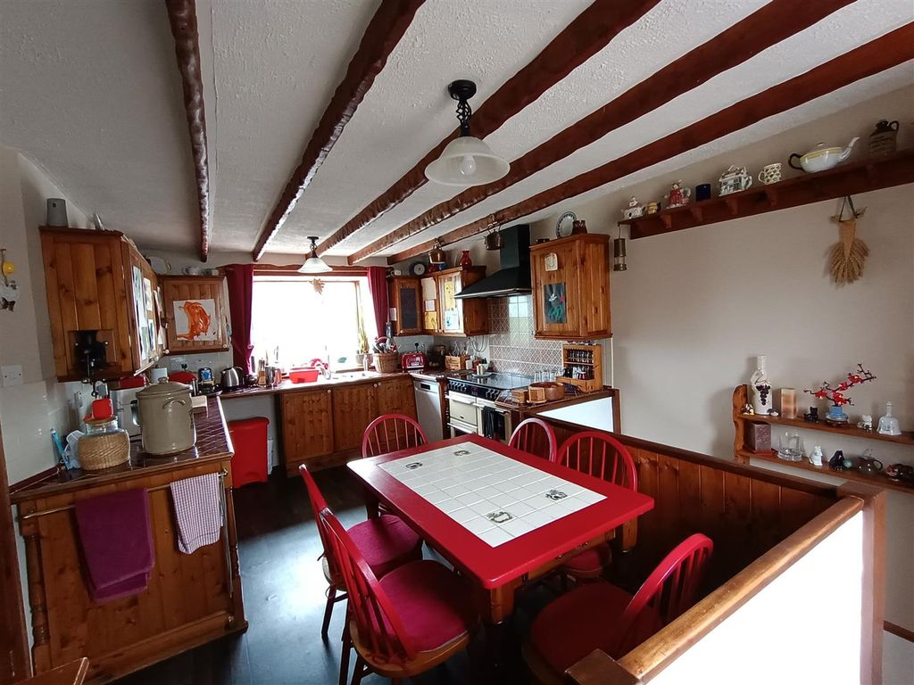 Property photo 2 of 24 Kitchen