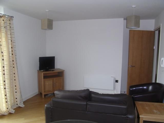 Property photo 2 of 4 9 Vincent House - Lounge.Jpg