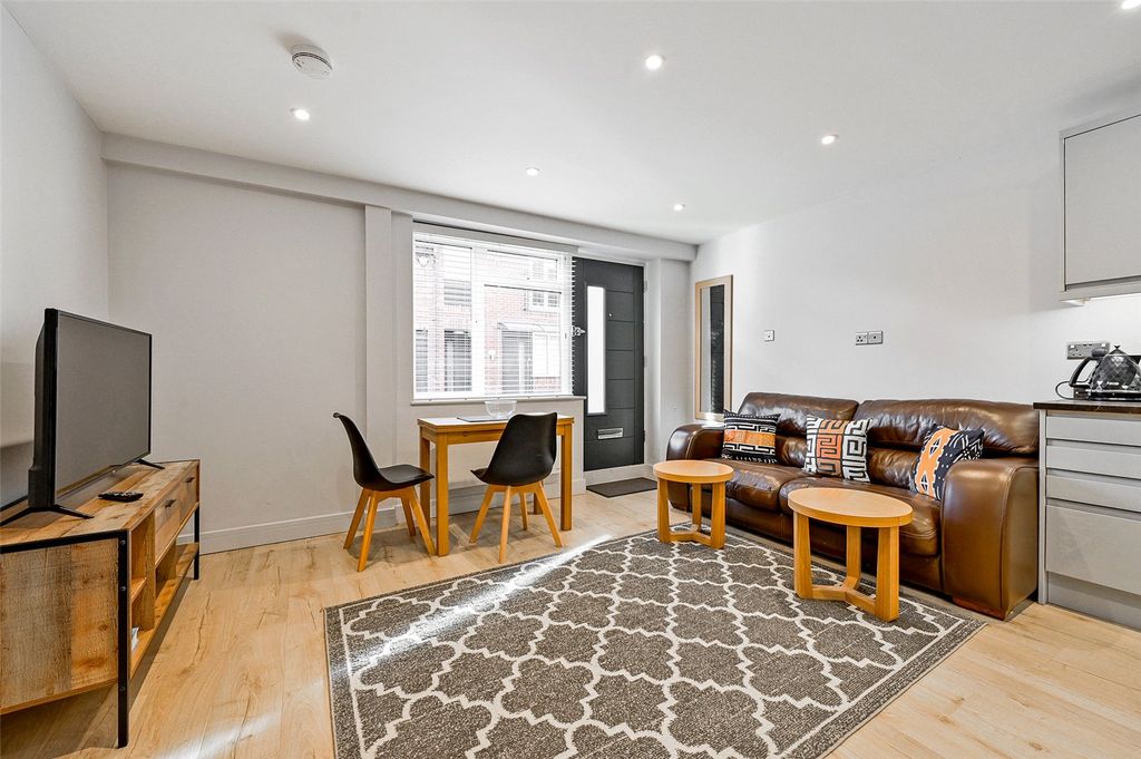 Property photo 1 of 10 Picture No. 01