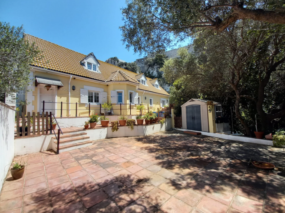 Property photo 1 of 21