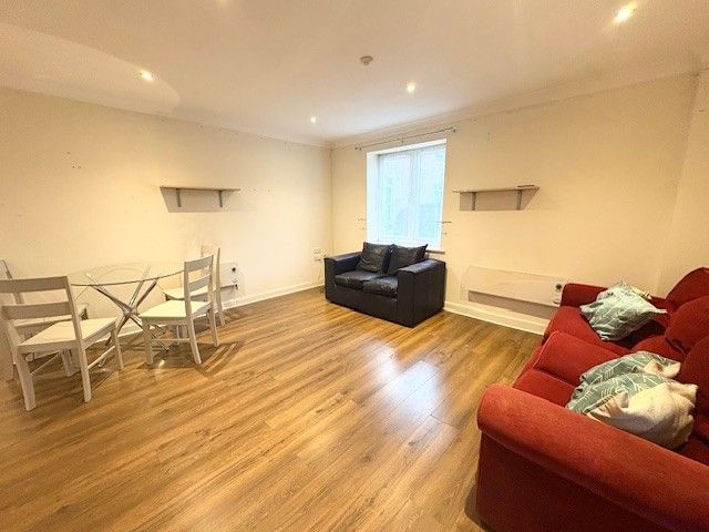 Property photo 1 of 7 Lounge